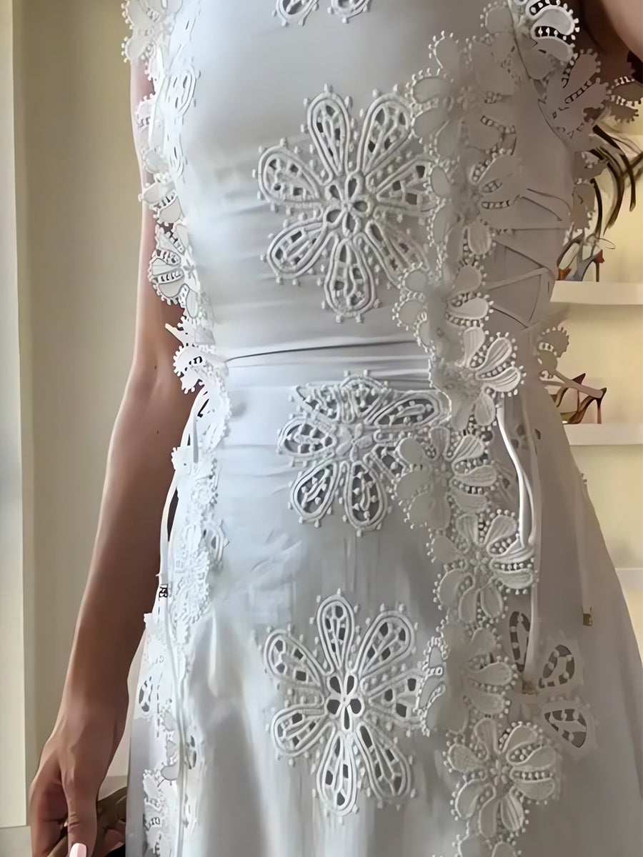 Éliora | Floral Lace Maxi Dress with Tie Straps