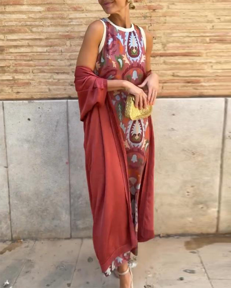 Bella | Two-Piece Set with Urban Style Print
