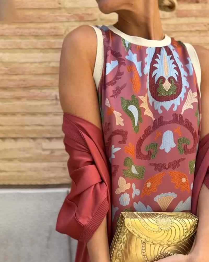 Bella | Two-Piece Set with Urban Style Print