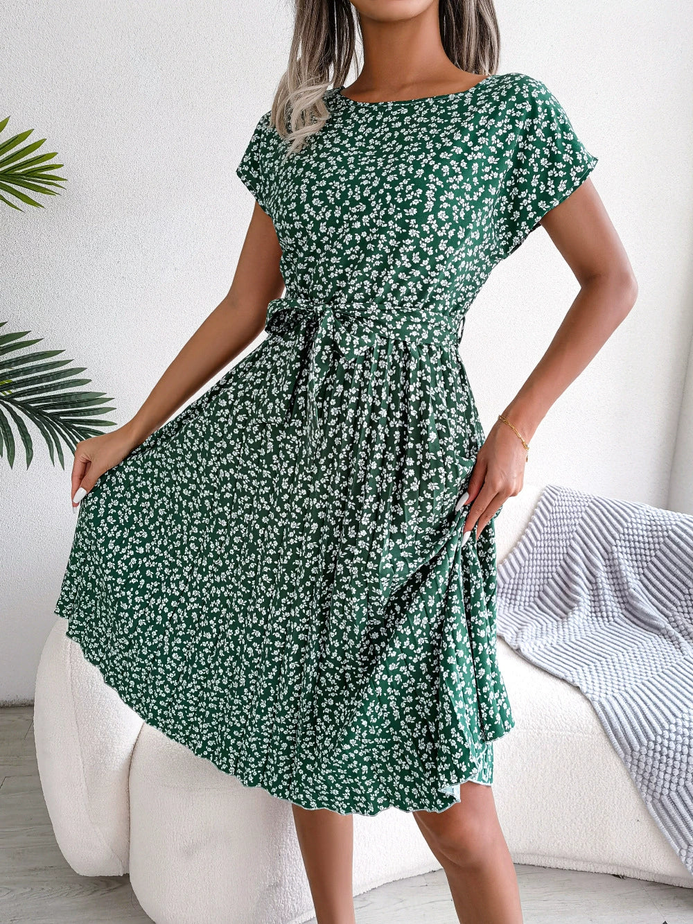 Instagram Hot - Short Sleeved Floral Pleated Skirt